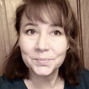 Meet your Posher, Crystal